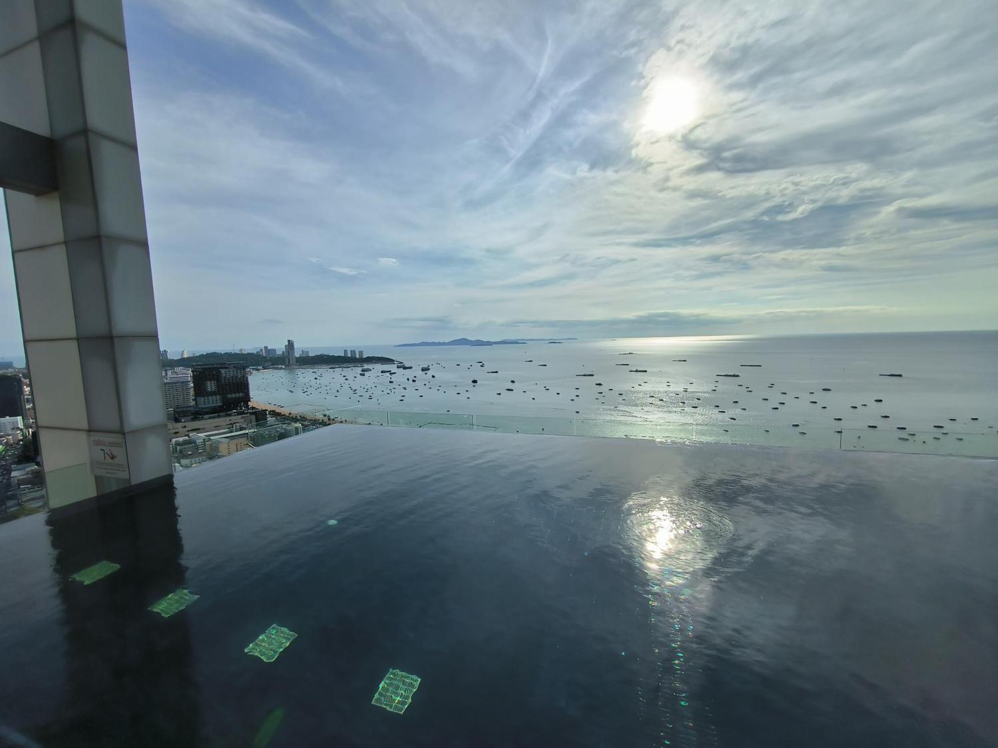 Centric Sea Pattaya Panzió Kültér fotó
