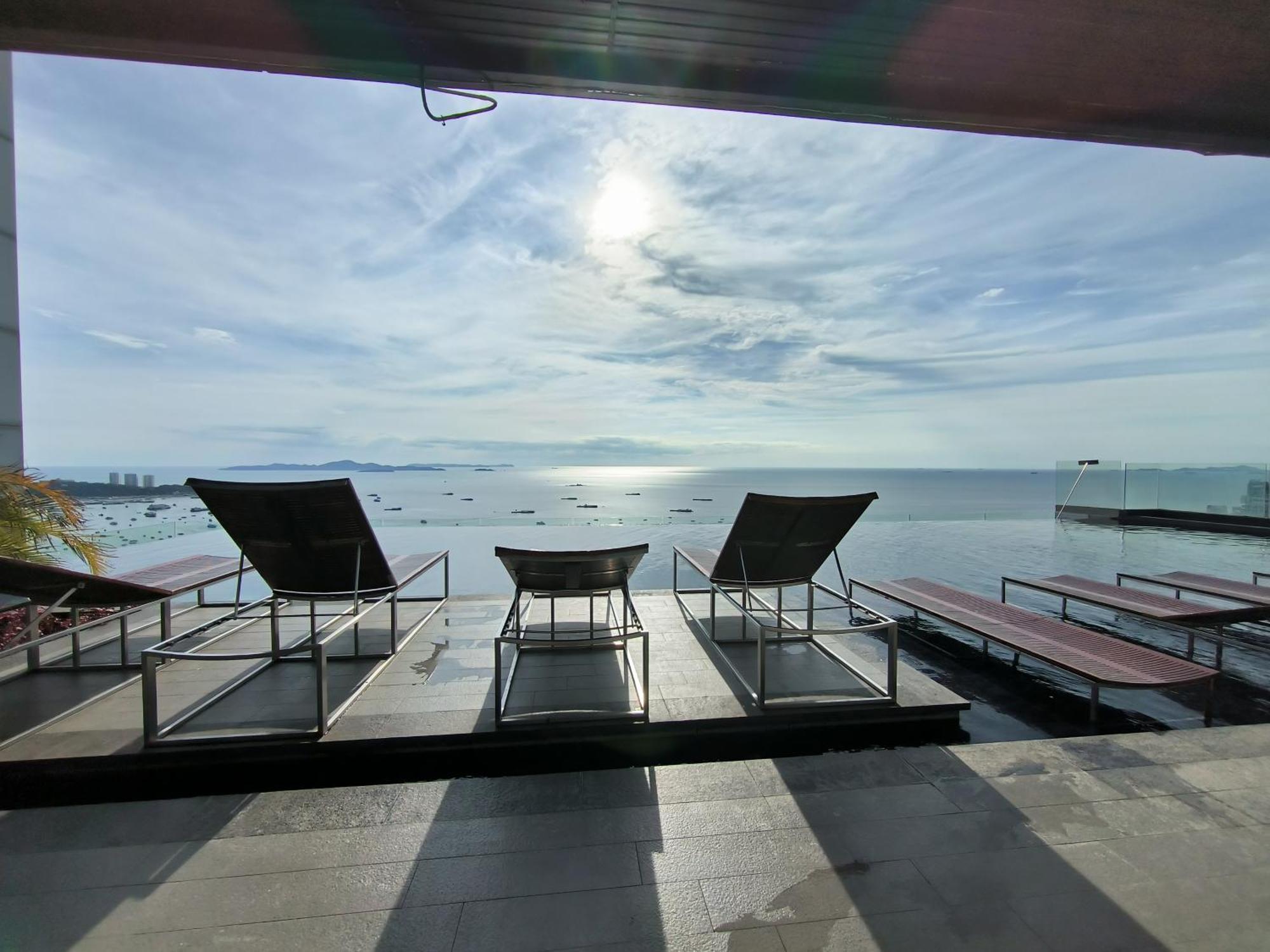 Centric Sea Pattaya Panzió Kültér fotó